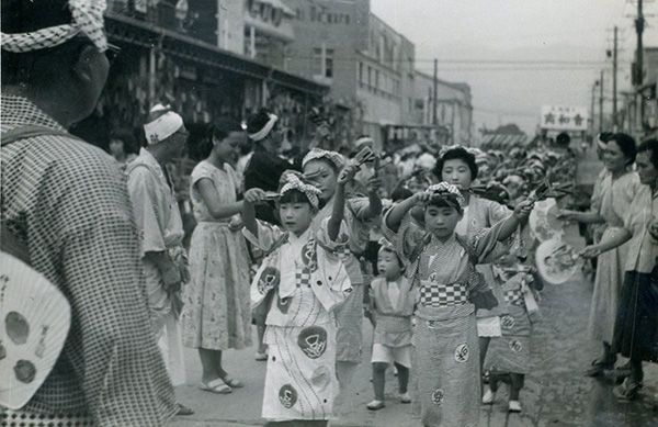 Yosakoi không thể thiếu nụ cười của người nhảy